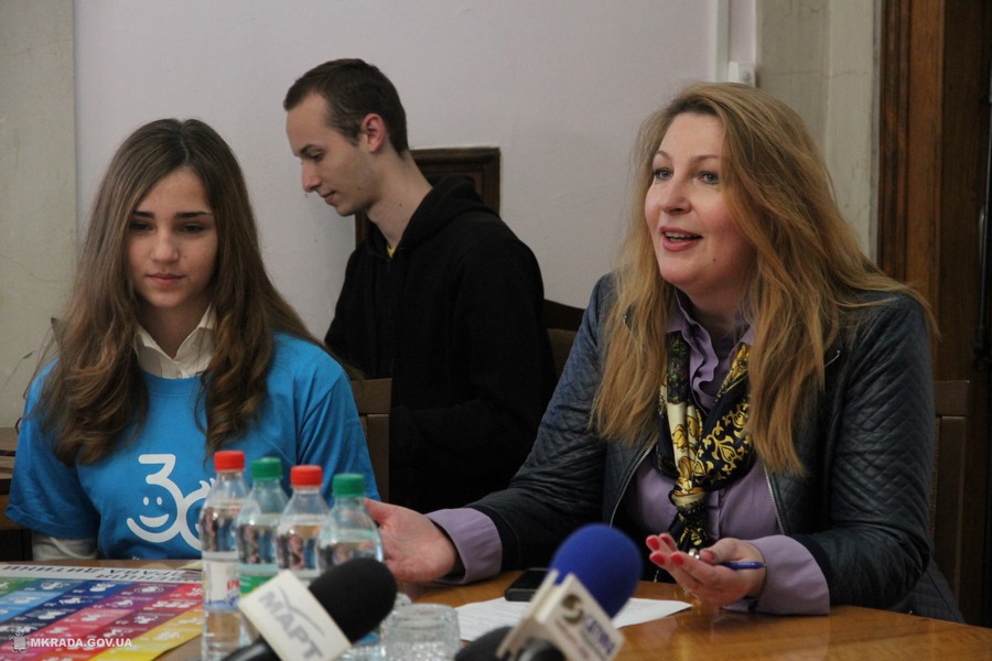 Прев'ю картинка для новини - Як Кривоозерська за передачею влади спостерігала